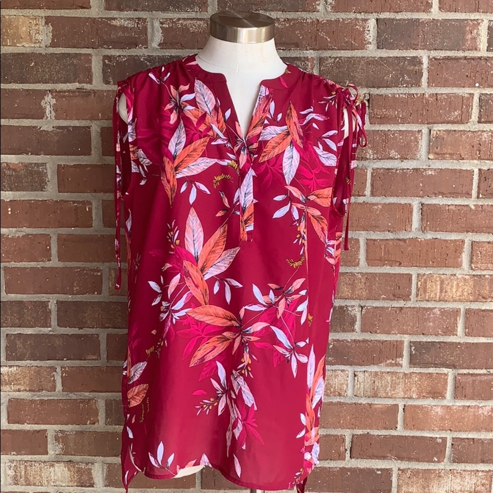 ⭐️Worthington Rosewine Floral Sleeveless Top M